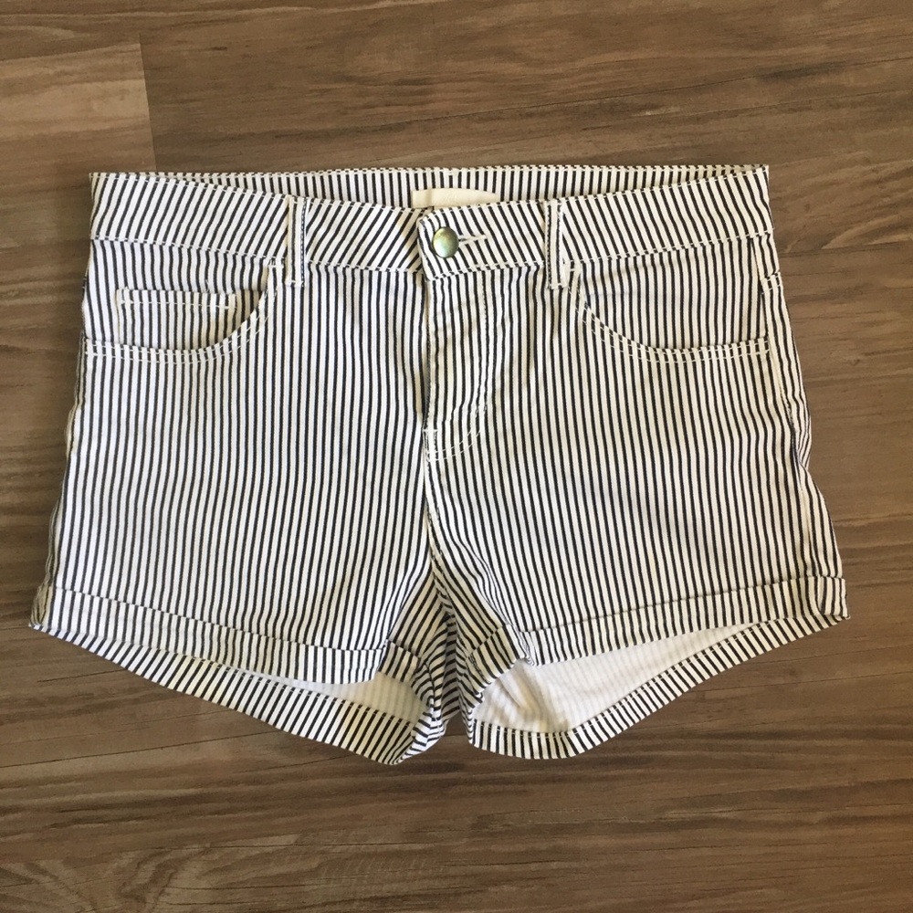 NWOT H&M Black and White Striped Shorts